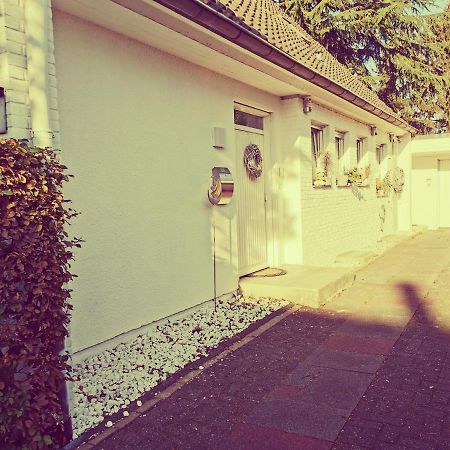"Maison Blanche" - Das Gemuetliche Garten-Apartment Zwischen Koeln Und Duesseldorf Grevenbroich Eksteriør billede