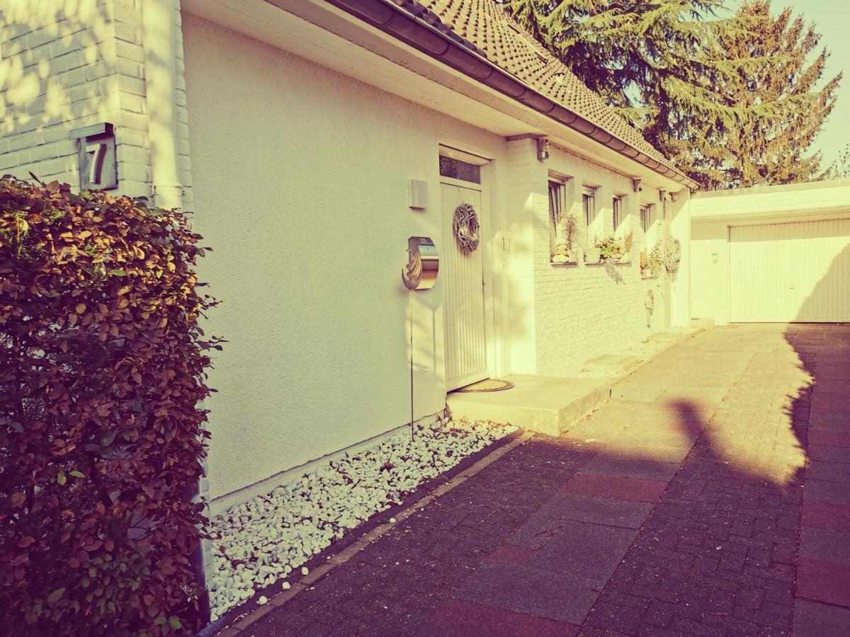"Maison Blanche" - Das Gemuetliche Garten-Apartment Zwischen Koeln Und Duesseldorf Grevenbroich Eksteriør billede